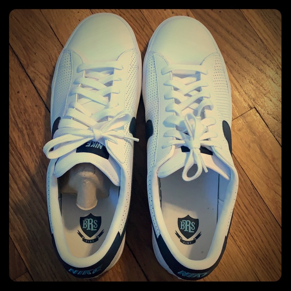 BRAND NEW Nike size13 Swt Classic Leather Sneakers